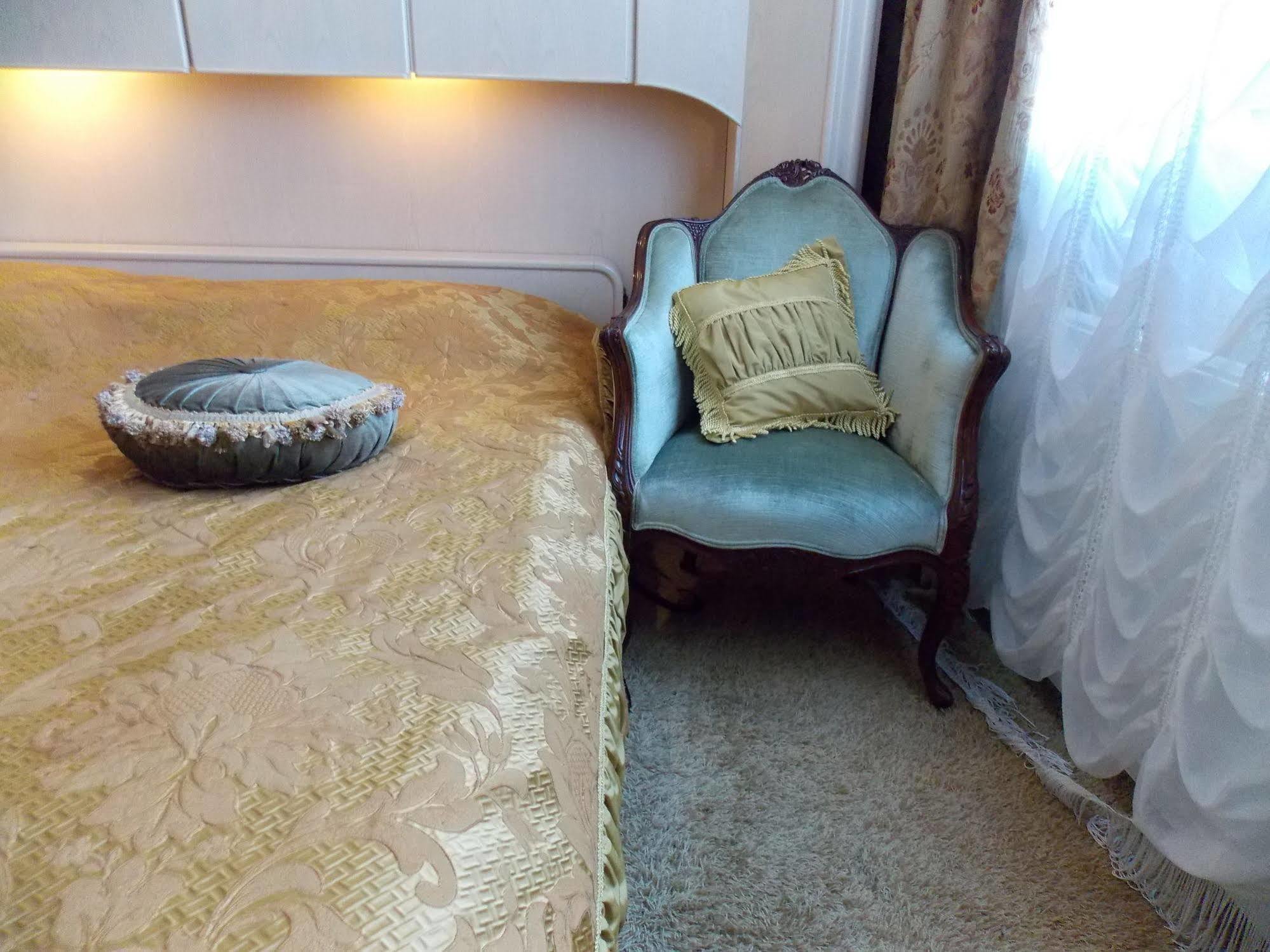 Weena House 3*